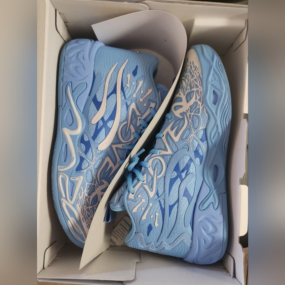 LaMelo Shoes (8.5) Men's